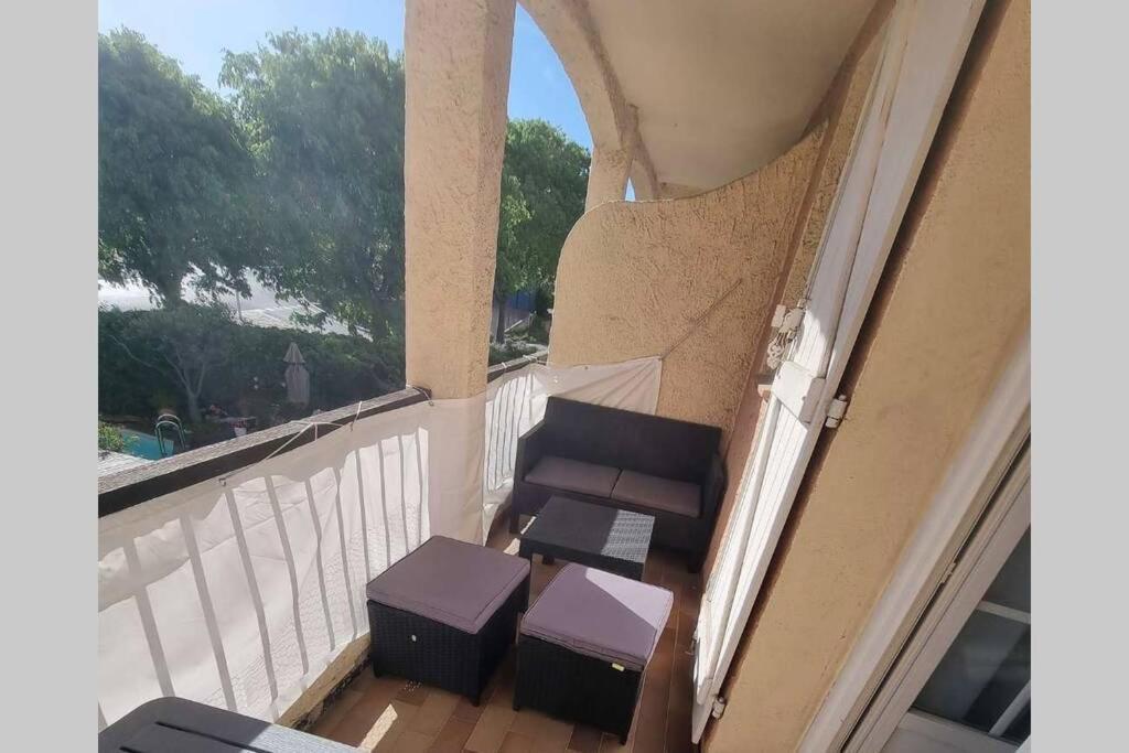 Bel appartement avec balcon et parking privé Le Beausset Extérieur photo